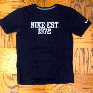 Black Nike t shirt